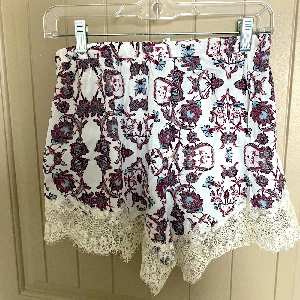 Floral lace shorts